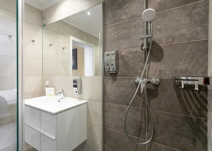Wf-apartment Westbahnhof דירה *